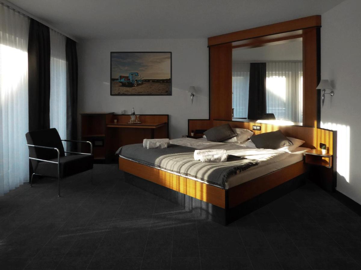 Hotel Am Malerwinkel Wertheim Dış mekan fotoğraf